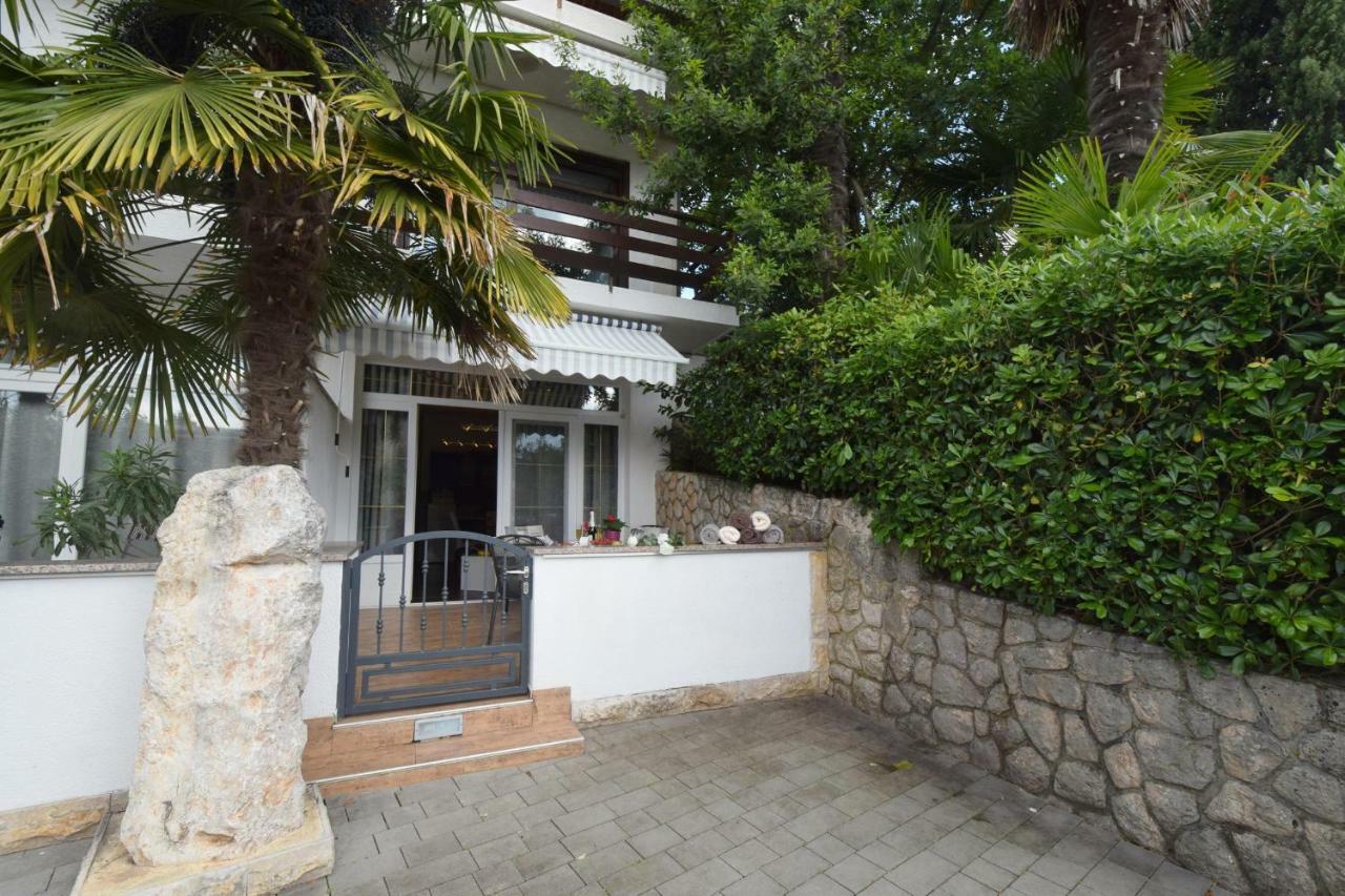 Apartments Antonija Malinska Exterior photo